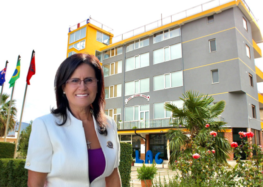 Prindërit nga Lezha denoncojnë “Lezha Academic Center”: “Amerikane” vetëm në emër, jo në standarde 