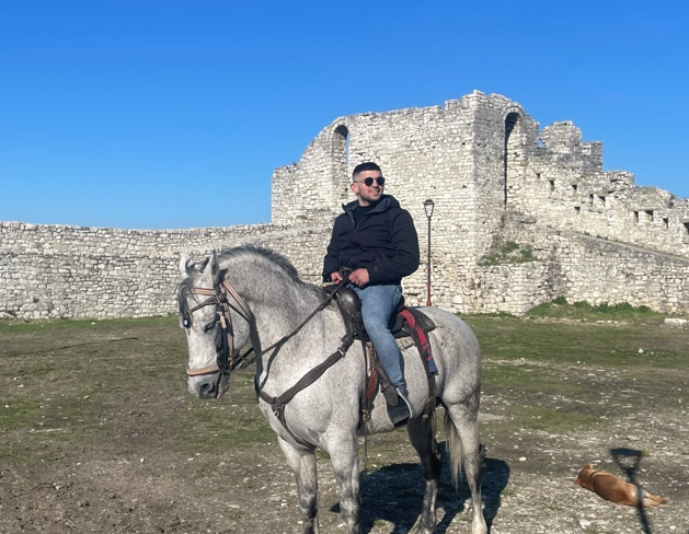 Ishte duke u larë dhe e rrëmbeu rrjedha e lumit Mat, ky është 22-vjeçari Klajdi Elezi