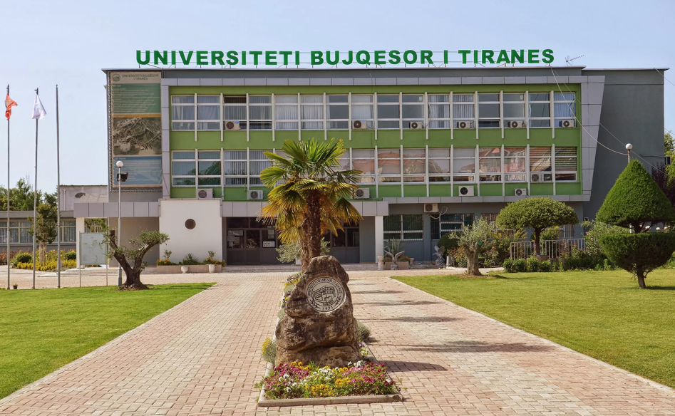 28 persona në gjyq për abuzime me tenderat në Universitetin Bujqësor