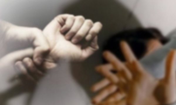 Arrestohet një burrë në Skenderaj, i rrahu tri gra i bëri për spital