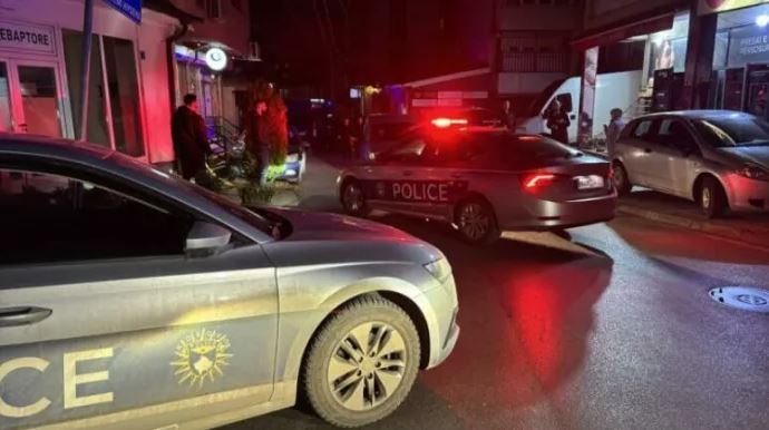 Prishtinë: Tentoi ta vriste me 14 plumba, i dyshuari dorëzohet në polici