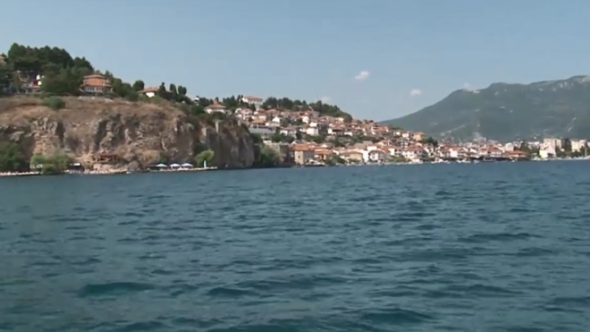 Në ujërat e Liqenit të Ohrit gjendet trupi i pajetë