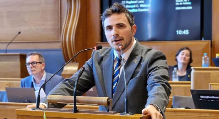 Deputeti shqiptar në Zvicër: Osmani e Kurti urgjentisht të largohen, po e bëjnë Kosovën ‘të kuqe’