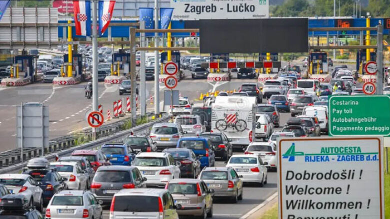 Paralajmërim për mërgimtarët që udhëtojnë përmes Kroacisë këtë fundjavë, priten bllokime të mëdha trafiku