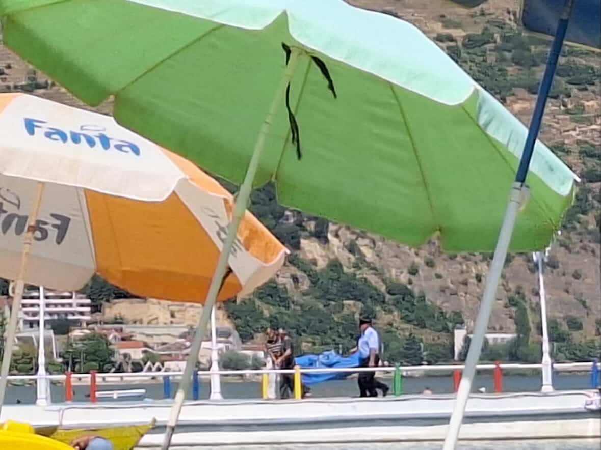 Një trup i pajetë gjendet në liqenin e Pogradecit  pushuesi  Dukej se kishte disa ditë që ishte mbytur