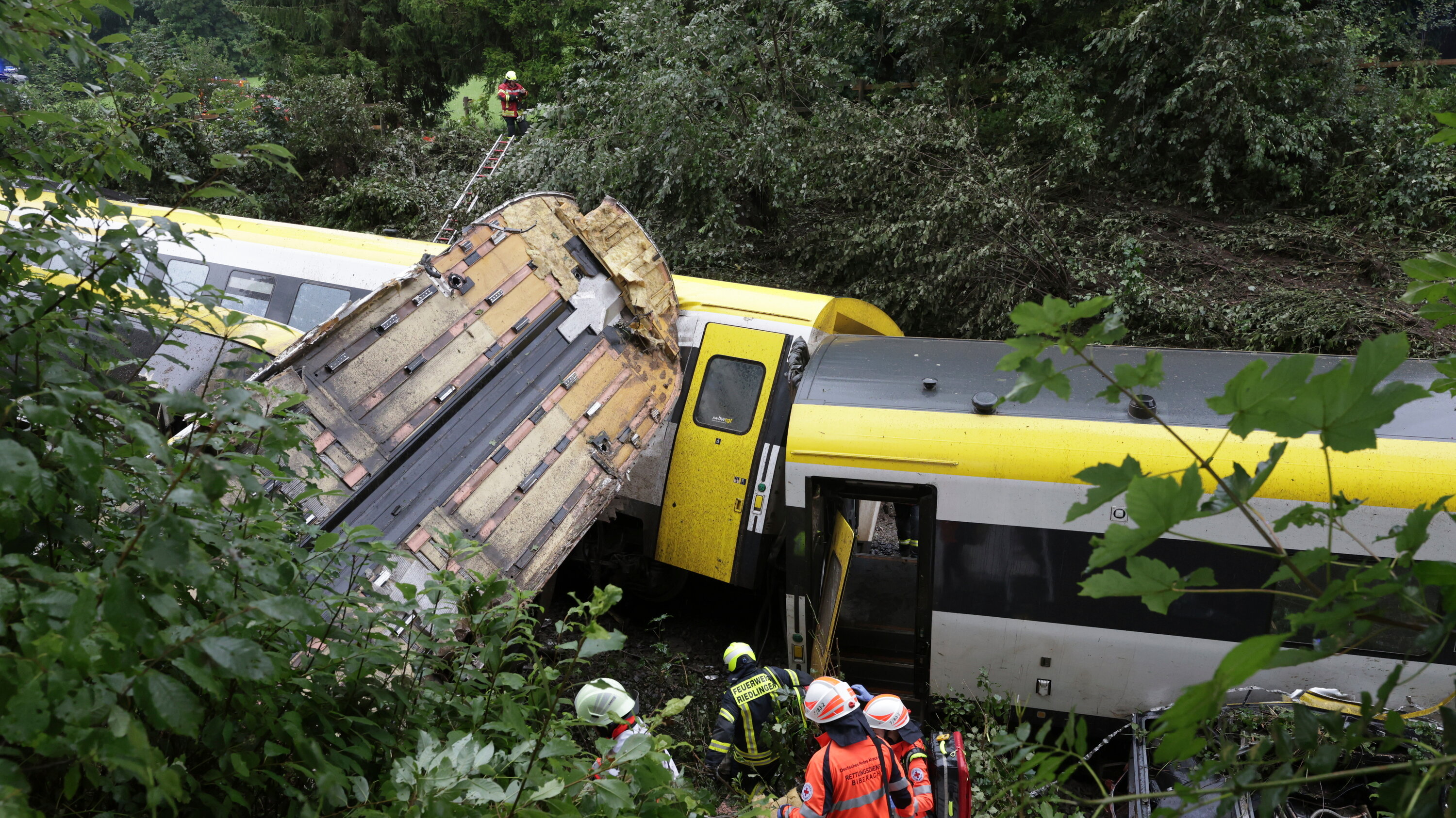Tragjedi në Gjermani! Del nga shinat treni me pasagjerë, 3 të vdekur dhe disa të plagosur rëndë