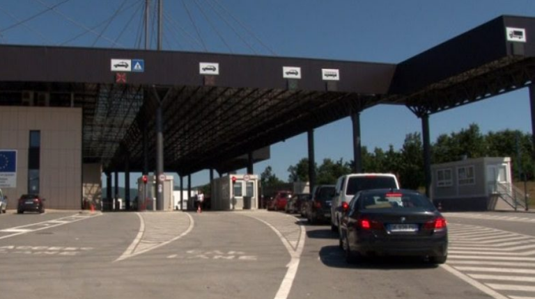 Mëngjes i qetë në pikat kufitare, ja sa po presin mërgimtarët për të hyrë në Kosovë