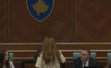 Dehari detyrohet ta ndërprejë seancën pas “përplasjes” me Musliun