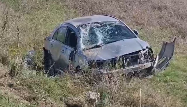 Makina del nga rruga në Kukës  vdes drejtuesi
