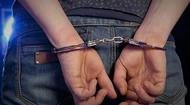 Kontrabandë në Tiranë  sekuestrohen veshje me vlerë të lartë financiare