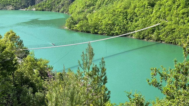 Babai denoncoi humbjen e tij, 23-vjeçari në Mat gjendet i vdekur pranë liqenit