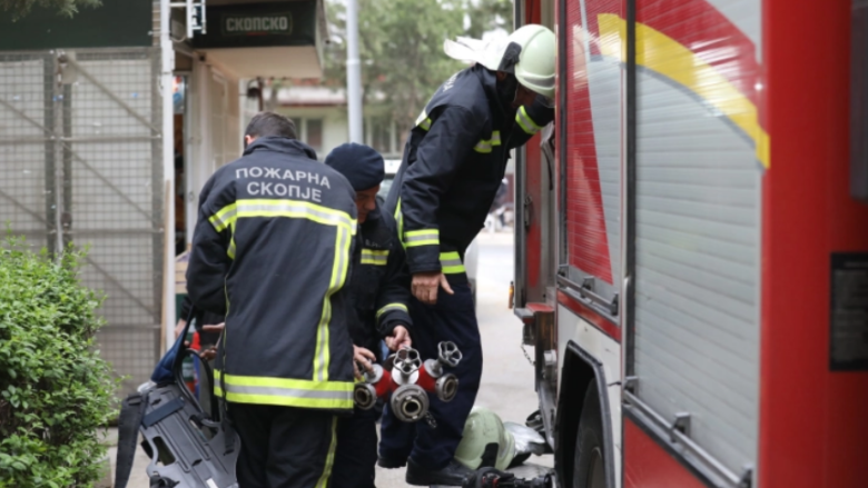 Zjarrfikësit sllovenë dhe pajisjet e specializuara arrijnë në Berovë