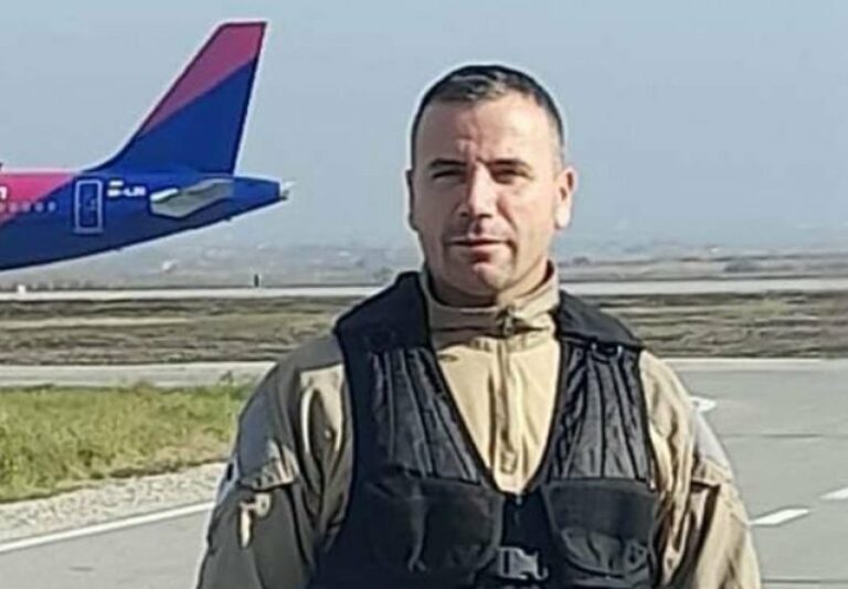 Fahri Ademi kthehet në Kosovë pas trajtimit në Turqi, ende i palëvizshëm