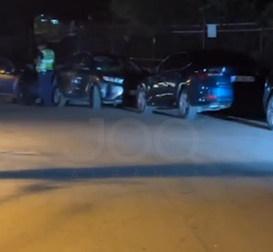 “Policia po u vendos gjoba të gjitha makinave, s’ka asnjë tabelë që ndalon parkimin”