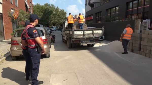 Zhbllokohen hapësirat publike në Ali Dem, babë e bir në pranga për zaptim e falsifikim dokumentesh