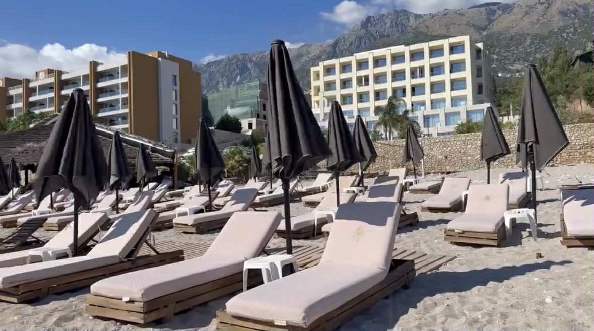 “31 korrik 2025, Dhërmiu plot në çdo cep, s’ke as ku të ulesh”