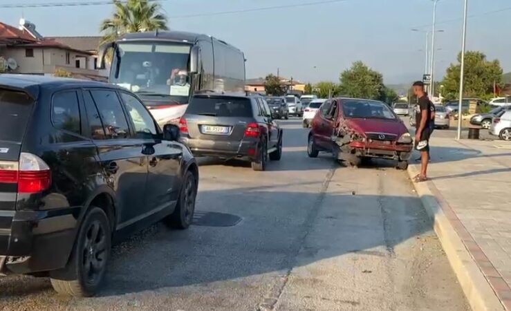 Përplasja e radhës në rrugën e rrezikshme Elbasan-Peqin, dështojnë masat për sigurinë