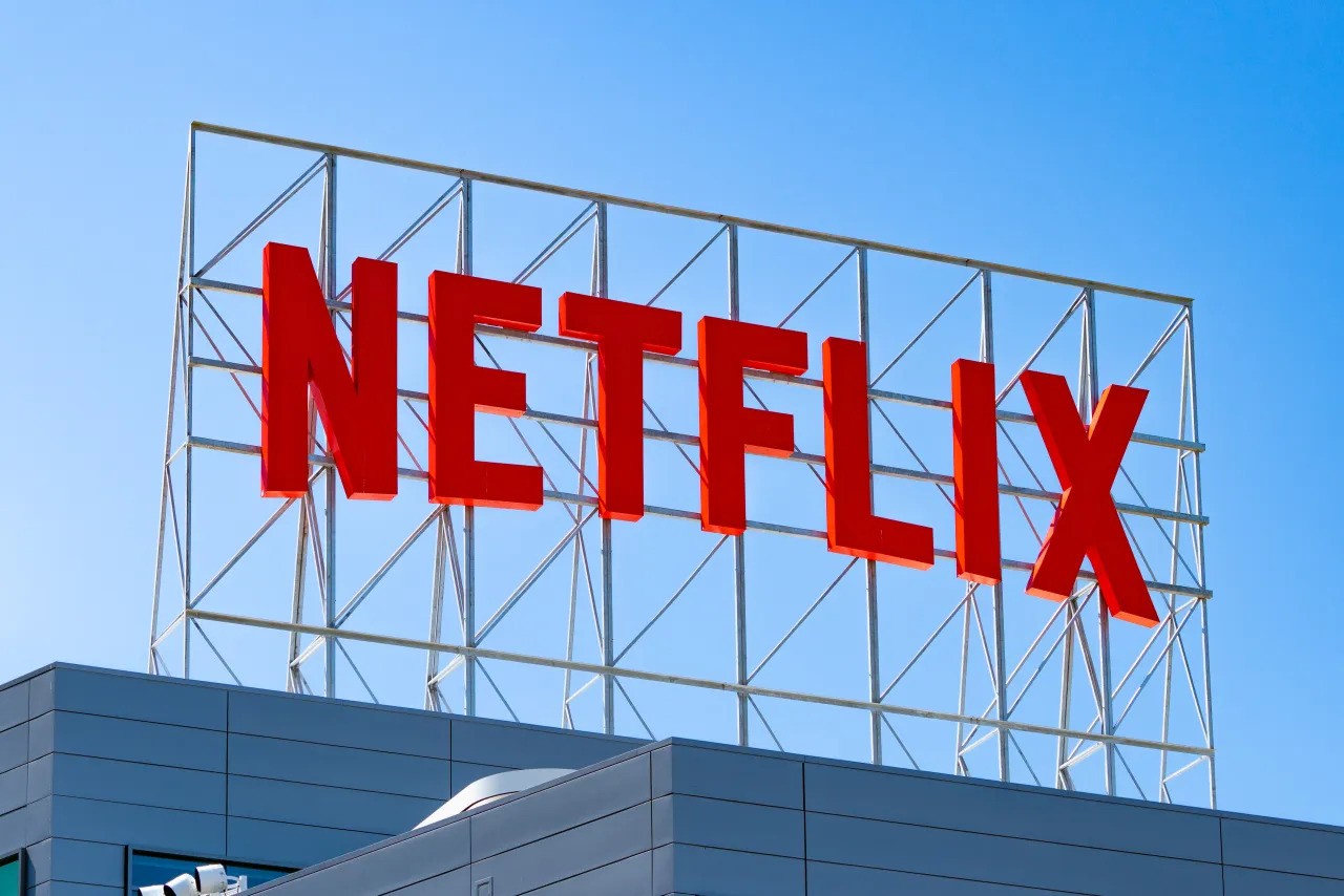 Nga ekrani te algoritmi: Netflix përqafon inteligjencën artificiale, efektet negative nuk mungojnë