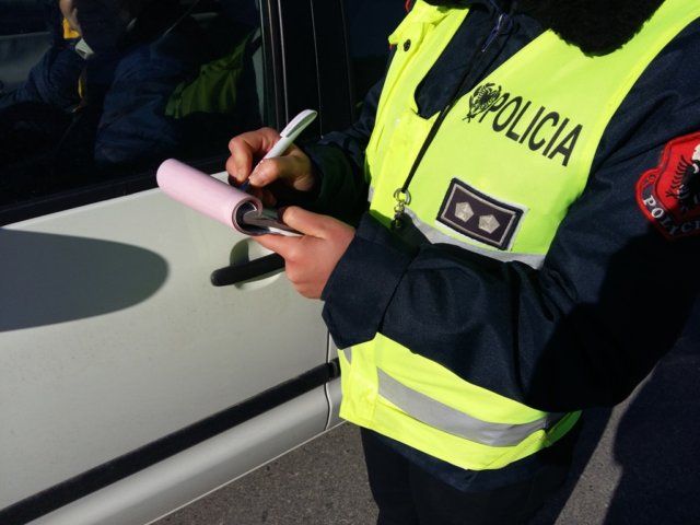 “Makina me GPS prej 1 muaji në Vlorë, policia më gjobit në Durrës”