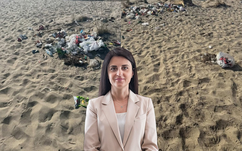 Plazhi “Rinia” në Durrës mbulohet nga mbeturinat, bashkia asnjë reagim