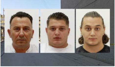 Tre të dyshuarit për vrasjen e trefishtë ende në arrati