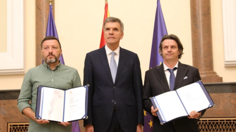 Irfan Ahmeti dhe Borçe Stamenov morën çmimin shtetëror “Nënë Tereza”