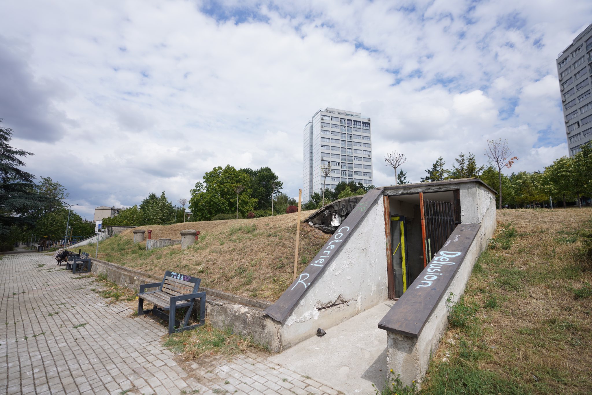 Bunkerat në Ulpianë po shndërrohen në hapësira arti