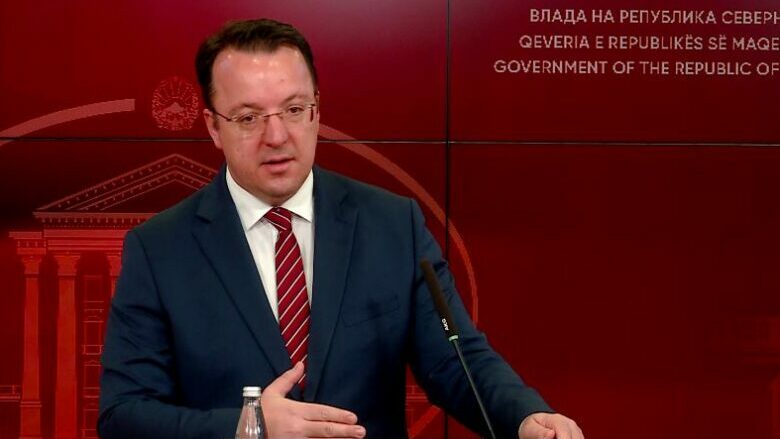 Nikolloski: Rregullat për udhëtim në Bashkimin Evropian janë shtyrë për Maqedoninë