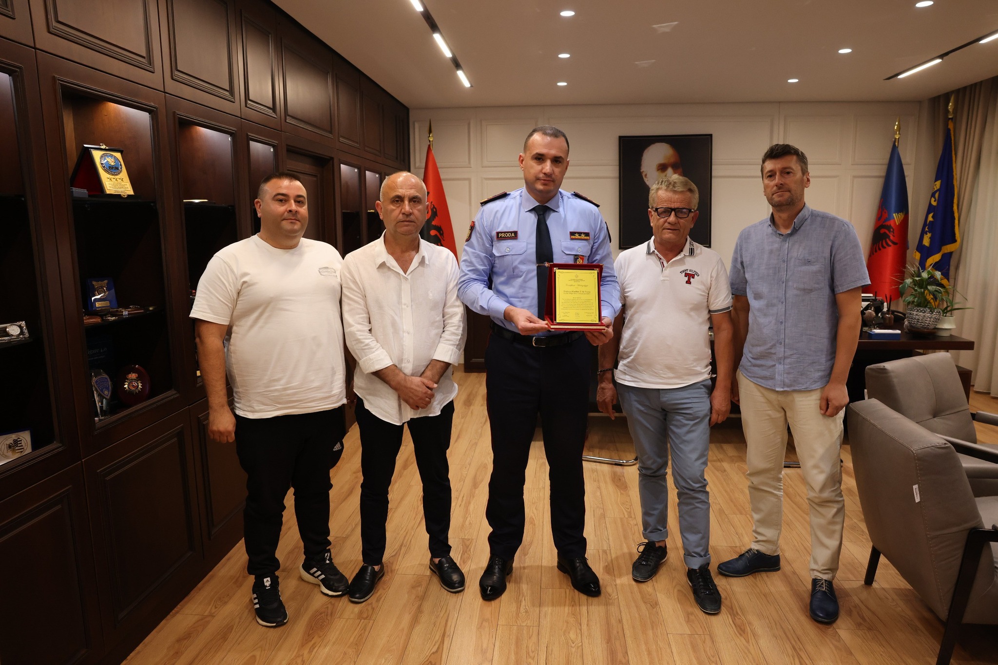 Unioni i gazetarëve të “Roskovecit” elozhe Prodës!