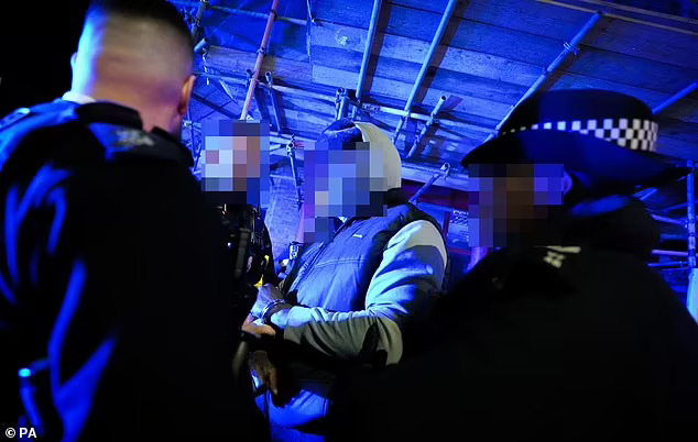 Arrestohet shqiptari dhe letonezja në Angli, akuzohet për vrasjen e një personi