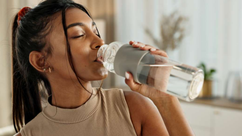 Uji dhe shëndeti, sa duhet të pimë realisht?