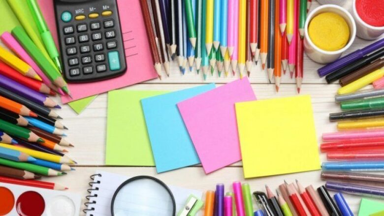 Nga sot hyn fuqi vendimi i Qeverisë për uljen e çmimeve për pajisjet shkollore