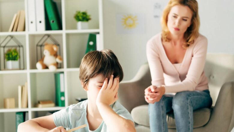 Çfarë të bëni nëse fëmija juaj dorëzohet lehtë? Zbatoni këto këshilla për t’i rritur vetëbesimin