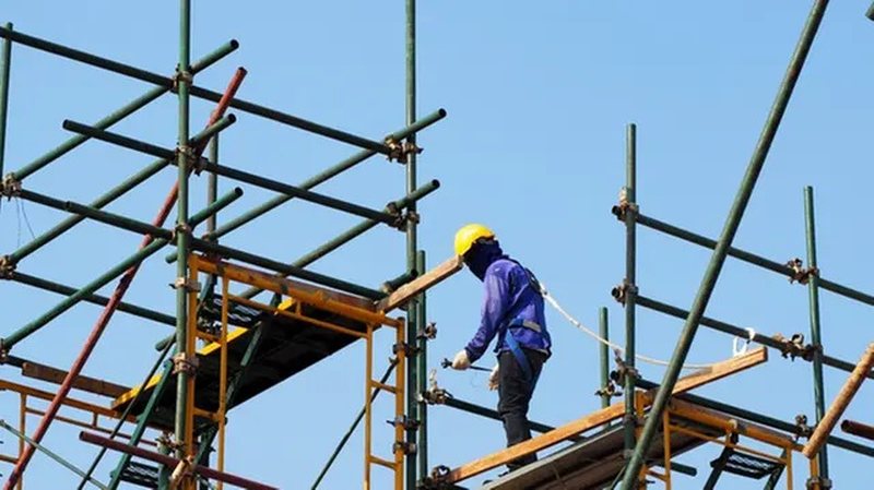 Ra nga skela teksa punonte, humb jetën 66-vjeçari