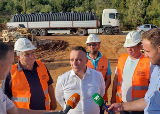 Klaudio Riko me kompleks vilash pa leje në Dhërmi, arrestohet inxhinieri