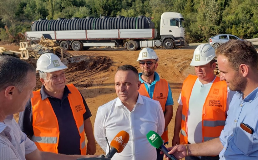 Klaudio Riko me kompleks vilash pa leje në Dhërmi, arrestohet inxhinieri