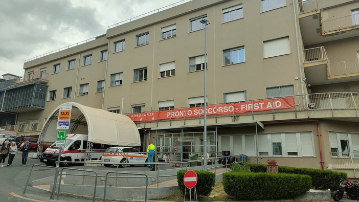 Shqiptari i dehur dhunon infermieret e urgjencës së spitalit