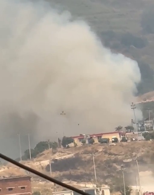 Rritet rreziku në Delvinë, flakët përparojnë drejt pusit të naftës