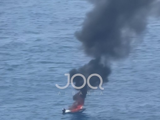 Panik në Potam, gomonja merr flakë në mes të detit