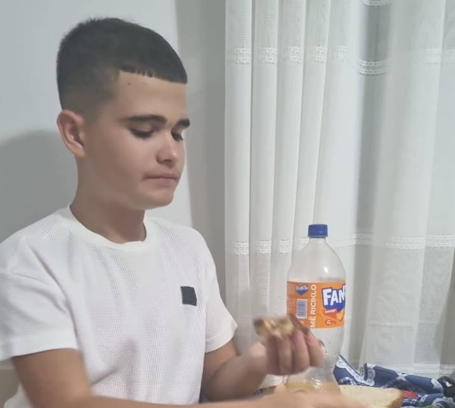 Zhduket 13-vjeçari autik në Fier, kërkohet ndihmë urgjente për gjetjen e tij