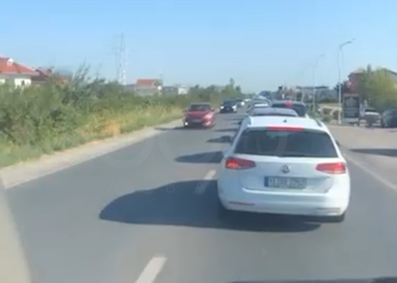 Trafik kilometrik prej disa ditësh në aksin Lezhë-Milot, qytetarët: Asnjë masë e marrë nga Policia!