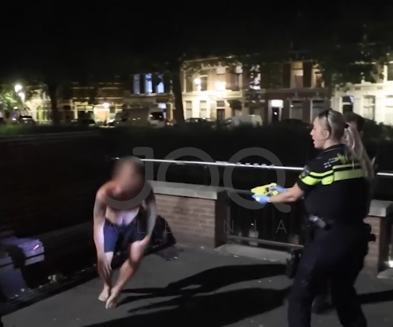 Video virale: I dehuri godet me grusht policin, kolegia e tij e neutralizon me taser elektrik