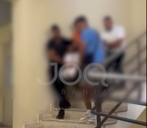 “Pacientët në spitalin e Durrësit transportohen në mënyrë të pasigurt”
