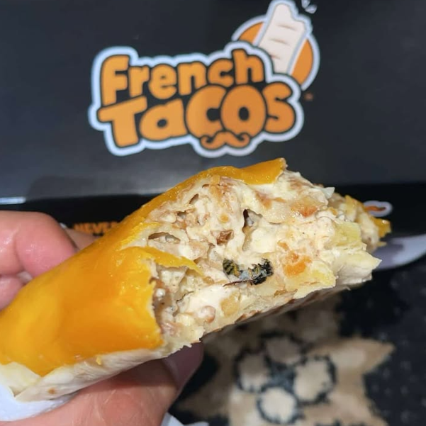 “Gjeta një bletë të ngordhur brenda French Tacos”