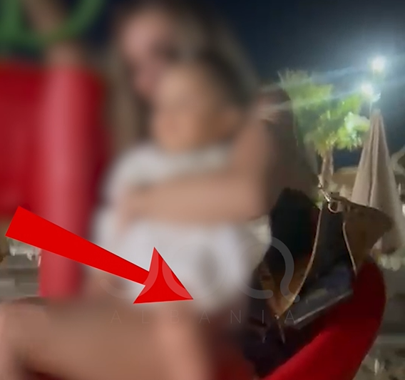 Erdhi nga Gjermania për pushime, vajzës i bie portofoli: I lutem zonjës që e mori, ta kthejë!