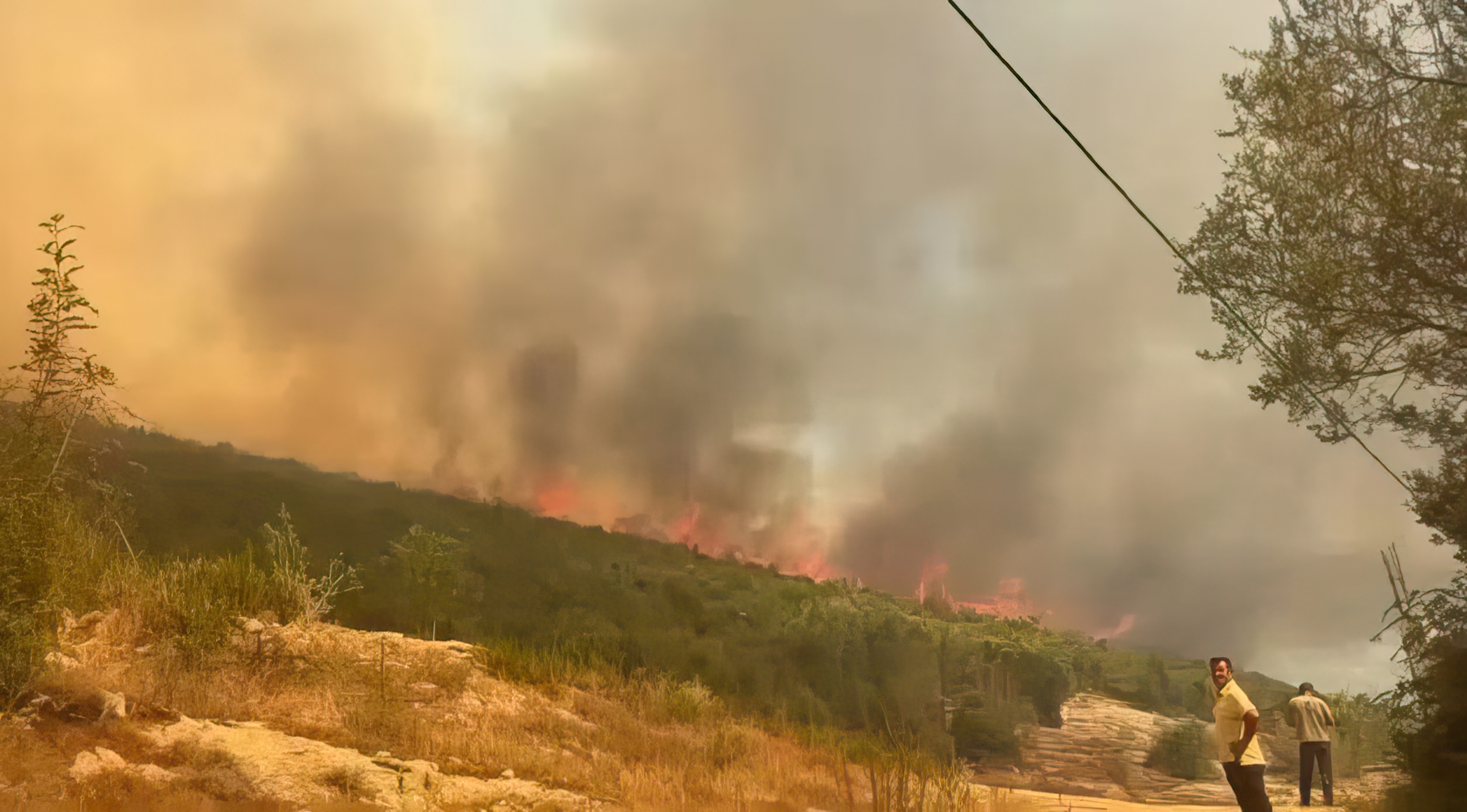 Fshati Ferraj në flakë, banorët në rrezik, shteti në gjumë!