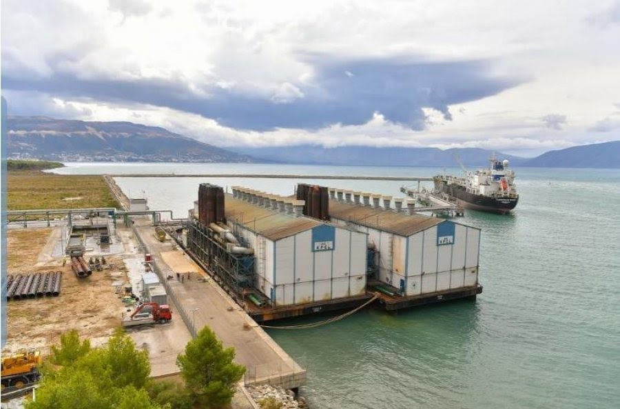 Vlonjatët protestojnë sot kundër TEC-eve lundrues: ‘Tigri 1’ dhe ‘Tigri 2’ të zhduken! 