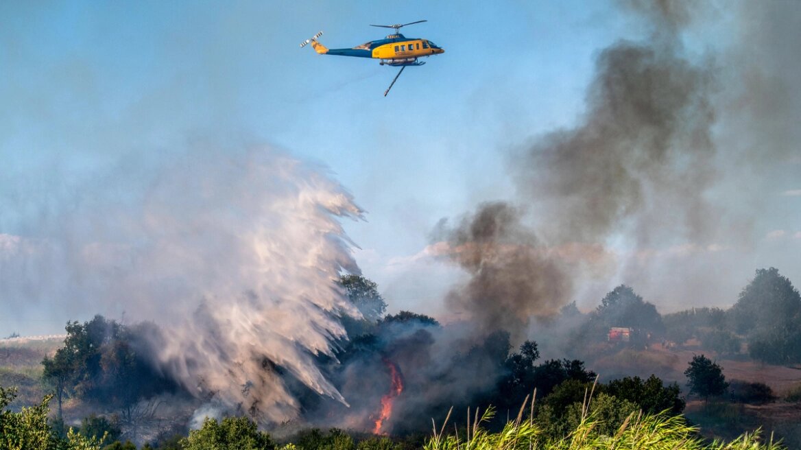 Zjarret nuk kursejnë as Greqinë, ishujt turistik në flakë