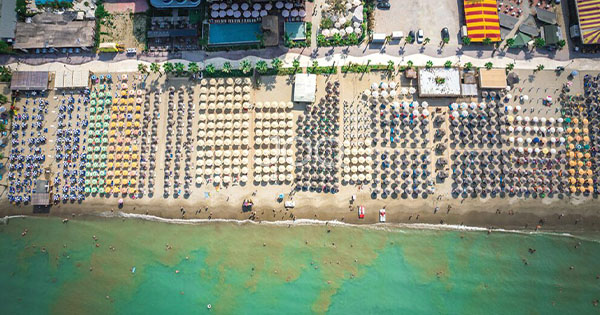 “Uji i çezmës më shtrenjtë se Coca-Cola”: Turizmi po shtrydh xhepat e shqiptarëve në vendin e tyre