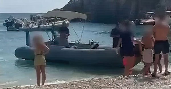 U hodh nga shkëmbi në Gjirin e Gramës, plagoset rëndë në kokë 12-vjeçari i huaj